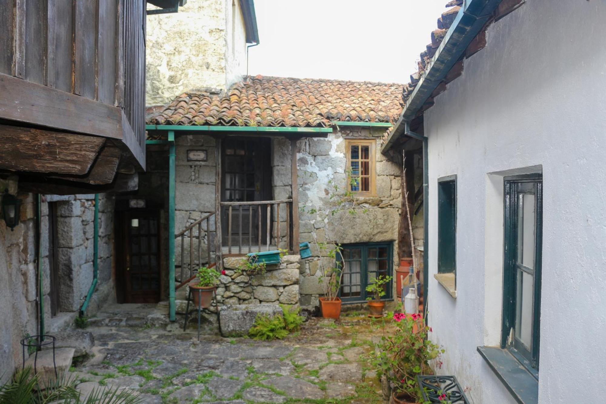 Casa Campo Das Bizarras Castro Daire Exterior foto